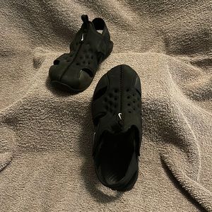 Nike Sunray protect size 10c  black sandals